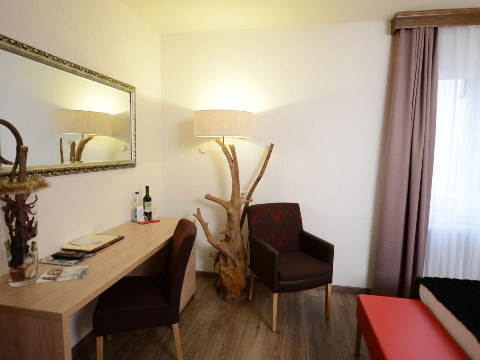 Land-Gut Hotel Zum Loewen Garni Marktheidenfeld Chambre photo